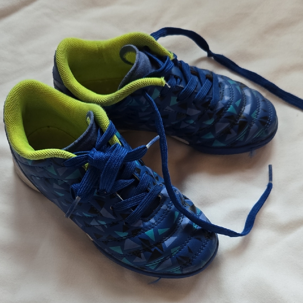 Kids Blue Sneakers with Lime Green Indoor Soccer  EUC 12 Unisex
